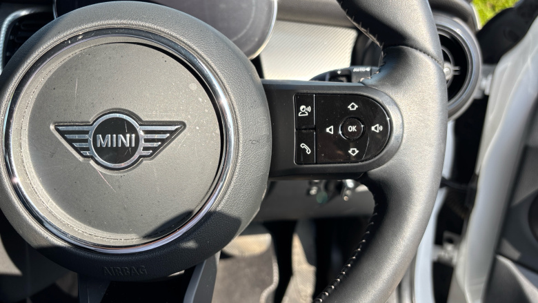 MINI Hatchback 1.5 Cooper Exclusive Premium 5dr Auto Petrol Hatchback